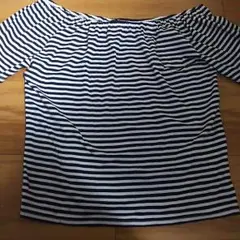 【未使用】CECILMcBEEオフショルトップス