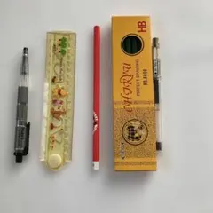 色鉛筆8種類入りペン　プーさんの定規　ミッキーマウスの鉛筆　鉛筆1ダースＨＢ他