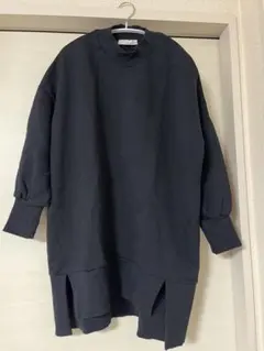 ブラック 黒 トレーナー