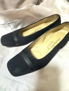 Salvatore Ferragamo フェラガモ ローヒール パンプス 23のサムネイル