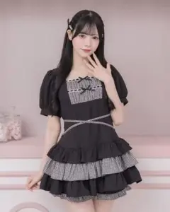 pium はしごリボンティアードパフセットアップ ブラックストライプ