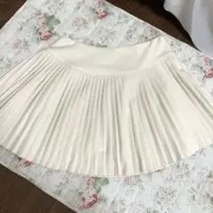 クリーム色 プリーツミニスカート　インパン付き