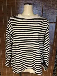 美品 ショコラフィネローブ デザインボーダートップス 綿トレーナー ネイビー