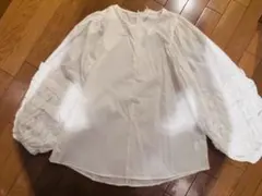 タグ付★白トップス★袖フリル★白ブラウス★バルーンスリーブシャツ