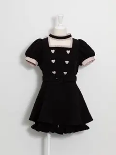 pium チョーカーフリルハートボタンセットアップ ブラック×ピンク