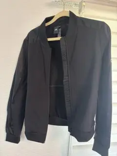 adidas ブラック ジップアップジャケット