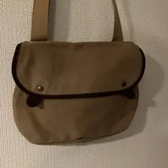 brady ショルダーバッグ