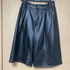 レザー ショートパンツ