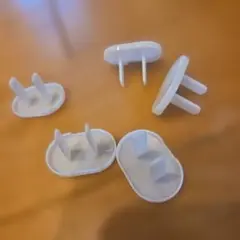 コンセントガード ホワイト