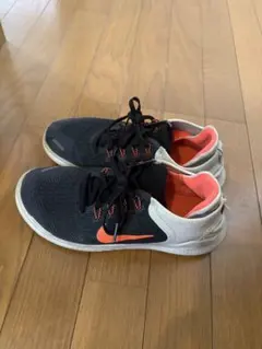 NIKE ナイキ スニーカー ランニングシューズ ブラック オレンジ　25サイズ