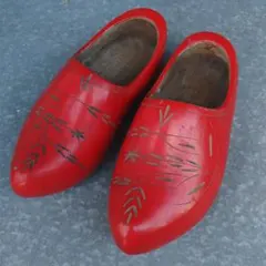 Holland 伝統的な赤い木靴　23センチ Holland 伝統的な赤い木靴 23センチ
