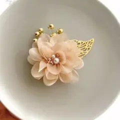 540ハンドメイドコサージュ　卒園式入園式　ハレの日　人気色　エアリーベージュ