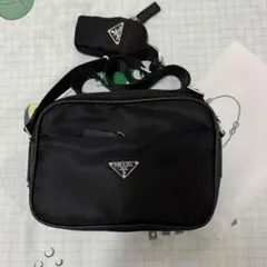 PRADA ブラック メッセンジャーバッグ@B3 60
