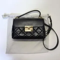 CHARLES & KEITH アルヴァ キルトチェーンストラップハンドルバックのサムネイル