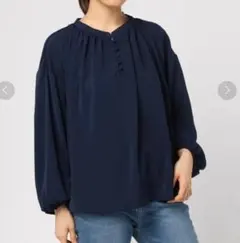 ポリエステルスタンドネックブラウス