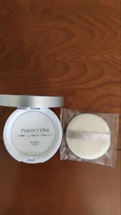 PERFECT ONE プレストパウダー 本体 パフ付きのサムネイル