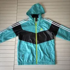 adidas フード付きジャケットジャンパー　ウィンドブレーカー150㎝