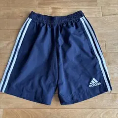 adidas ハーフパンツ　ジュニアXS