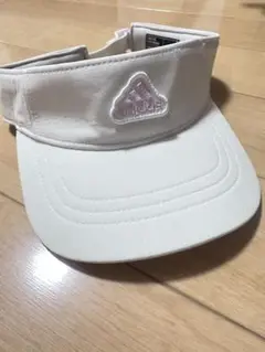 adidas ホワイト バイザー 調整可能
