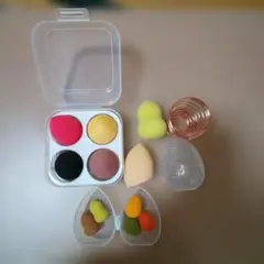 メイクスポンジセット 6色入り ミニ5色 ケース2個 スタンド1個 大ケース