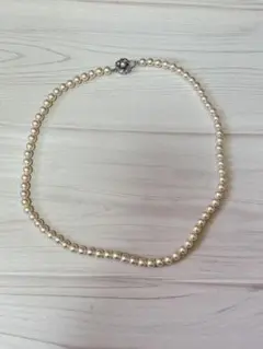 ホワイトパールネックレス シルバー刻印　アイボリー系色