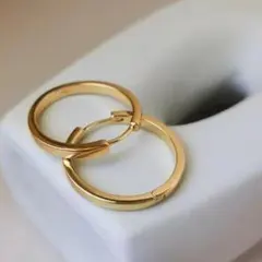 1123★品薄★高級感◎ 18金風 フープ ピアス 上品仕上げ シンプル