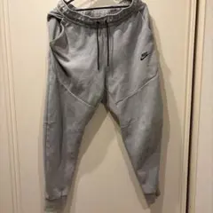 難あり　ナイキ　テックフリースジョガーパンツ