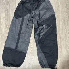 NIKE ナイロンパンツ ブラック　M