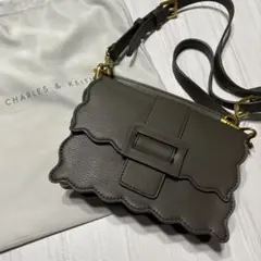 CHARLES & KEITH ショルダーバッグのサムネイル