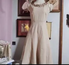 美品●PAOLA FRANI●パオラフラーニ●ひざ丈ワンピース●フリル●ベージュ