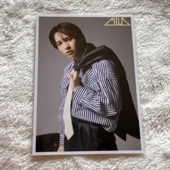M!LK のぞいてみるく？展 吉田仁人 生誕 生写真 - メルカリ