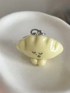 （2）羽根つき餃子のキーホルダー