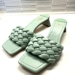 【ZARA 】編み込みデザイン サンダル ミュール ライトグリーン 40のサムネイル