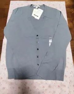 新品未使用タグ付き　UNIQLO エクストラファインメリノVネックカーディガンM