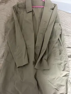 ベージュ トレンチコート