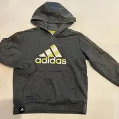 adidas ダークグレー パーカー　130