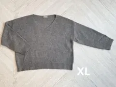 【最終価格】XLサイズ　GU グレー　ラメ入り　Vネック　ニット　大きめサイズ