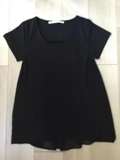ブラックバイマウジー　Tシャツ バックプリーツ【新品未使用】のサムネイル