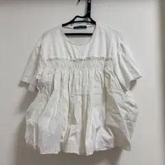 フリル付きホワイト半袖シャツのサムネイル