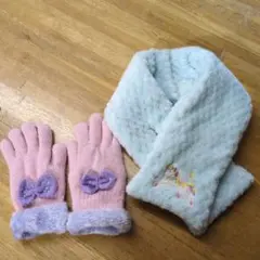 ユニコーン刺繍マフラーと手袋セット