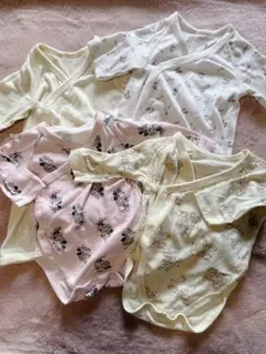 ユニクロ　コンビ肌着　ボディースーツ　まとめ売り　ディズニー　ミニー　ぷーさん