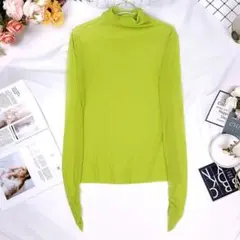 シアートップス　ライムグリーン　タートルネック長袖