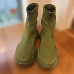 YELLO カーキスエード 厚底ショートブーツ
