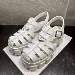 PRADA モノリス ラバー サンダル 白
