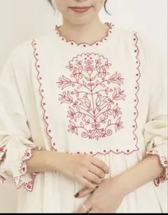 サマンサモスモス　配色刺繍ワンピース