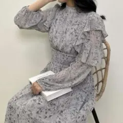 イング　袖フリル花柄ワンピース