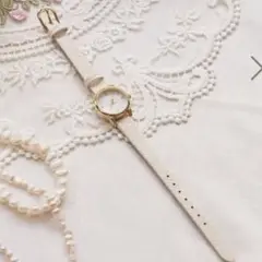 Maison de FLEUR レザー調ベルトウォッチ アイボリー