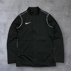ま*な様 NIKE トラックジャケット ブラック スウォッシュ 刺繍ロゴ ホワイ