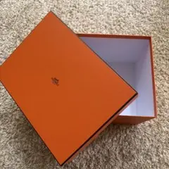 HERMES 空箱 ギフト箱 38×36×16cm ボリード③ - メルカリ