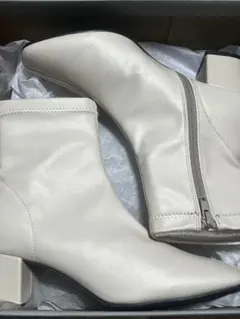 VIVIANCOLLECTION スクエアトゥストレッチショートブーツ